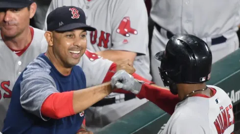 Álex Cora se defendió ante la prensa de Boston y explicó la situación de Eduardo Núñez