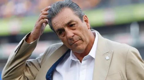 Ni debutó en el Apertura y el #FueraBoy ya inunda las redes de Chivas