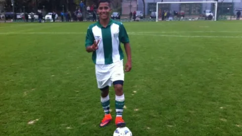 Juan David Torres con la camiseta de Banfield.