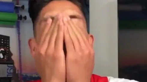 La emocionante reacción de Edson Álvarez en el video de su presentación