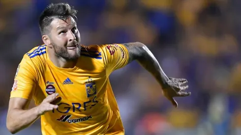 Gignac defendiendo la camiseta de Tigres.