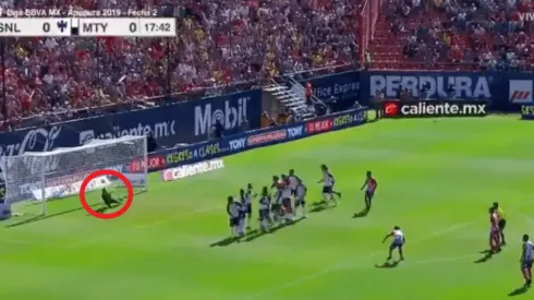 ¡Ay, Barovero! El portero puso las manos flojas y permitió que Atlético San Luis se aventaje