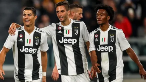 Festejo de los jugadores de la Juventus en un juego de la Serie A TIM.