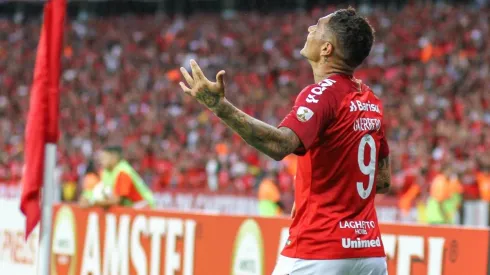 El festejo de Paolo Guerrero.