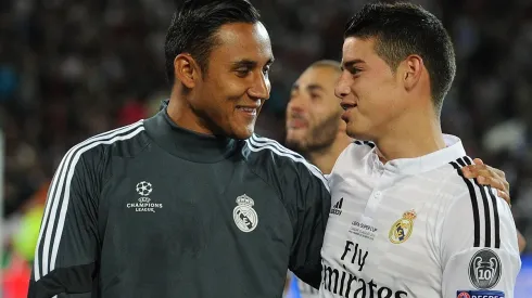 Foto de Keylor Navas con James Rodríguez.