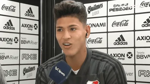 Carrascal habló sobre el fútbol argentino y tiró: "Te cagan a patadas y los árbitros no te ayudan"