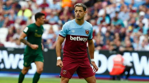 ¿Hay lugar para Chicharito? West Ham fichó a un delantero