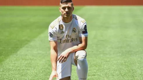 En Europa aseguran que siguen a Jovic desde la Serie A