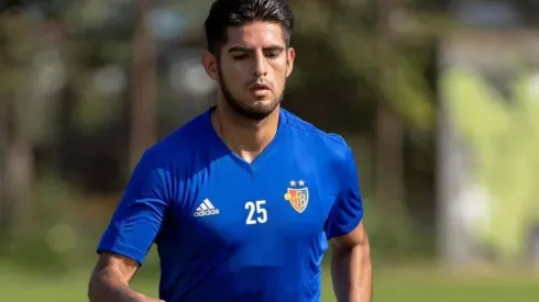 Zambrano jugó en el Eintracht Frankfurt y en Schalke 04 de la Bundesliga.