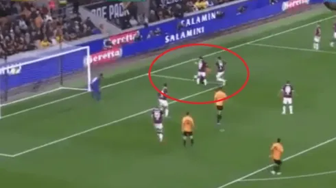 Un crack: Raúl Jiménez anticipó en el primer palo para el primer gol del partido