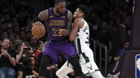 Los Milwaukee Bucks se burlaron de los Lakers en las redes sociales con un tuit épico