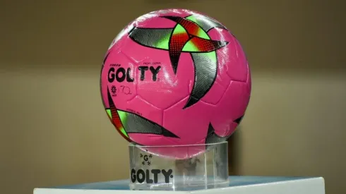 Vuelve el balón rosado al FPC para apoyar la lucha contra el Cáncer de Mama