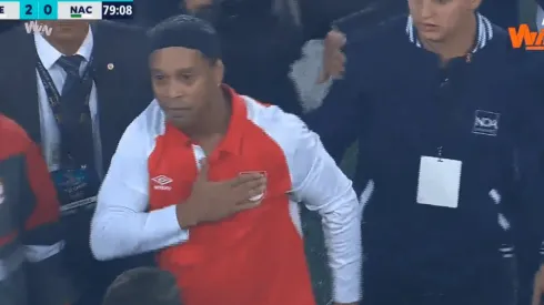 Ronaldinho no aguantó y se conmovió con su despedida en Bogotá