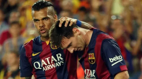 Dani Alves: "Si Messi pasa dos minutos sin tocar el balón se desconecta del juego"