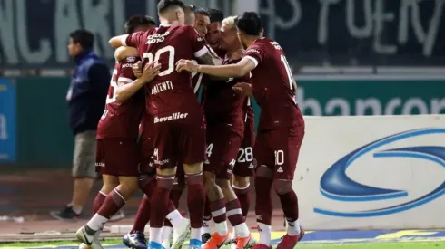 La celebración de los jugadores de Lanús.