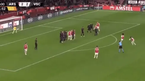 Lo gritó toda la redacción: Arsenal lo ganó en la última con un golazo de tiro libre de Pépé