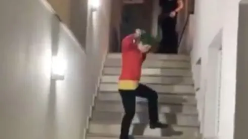 Video viral: recreaba la mejor escena de Joker, pero no sabía que la escalera era diabólica