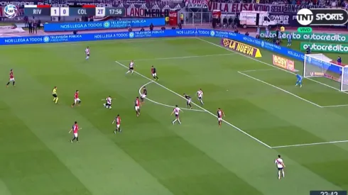 Quintero metió un zurdazo al arco en la primera que tocó y Borré embocó el rebote