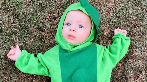 El curioso disfraz del hijo de Chicharito