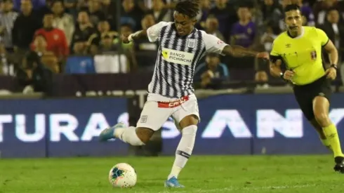 Arroé arrancó de titular en Alianza Lima.