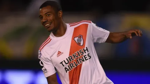 River no fue el de siempre pero le alcanzó para volver a la punta de la Superliga