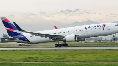 LATAM devuelve la plata o cambia sin costo los pasajes a los hinchas que tiene entrada para la final