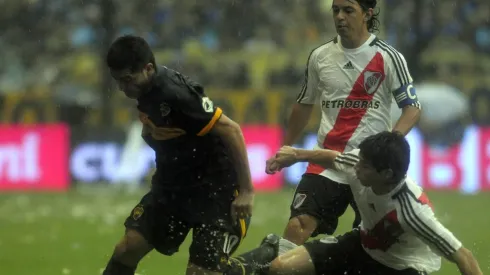 Foto de Juan Román Riquelme enfrentando a River.