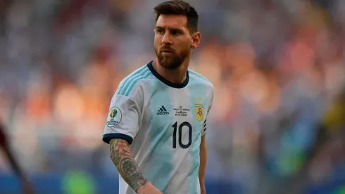 Le queda pintada: Messi posó con la nueva camiseta suplente de la Selección Argentina