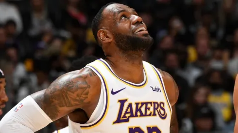 LeBron posteó una foto con el peor atuendo y un ex compañero lo destrozó en los comentarios