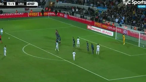 Argentina lo empató y se ilusionó, hasta que apareció Suárez con un golazo de tiro libre