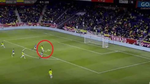 Así fue la atajada de David Ospina contra Ecuador.