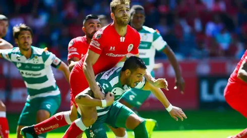 Toluca y Santos Laguna igualaron 2-2 en un atractivo partido.