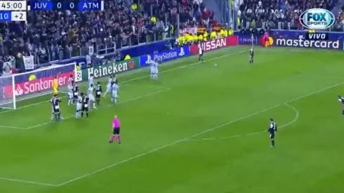 ¡Está loco! El golazo imposible de Dybala de tiro libre ante Atlético Madrid