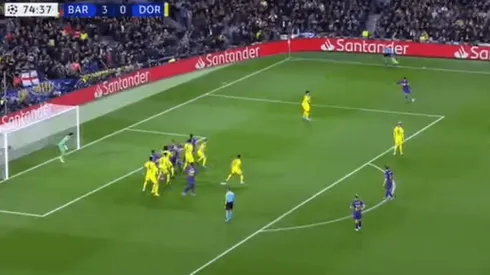 ¡Travesaño! Lo que faltaba: que Messi hiciese este gol de tiro libre