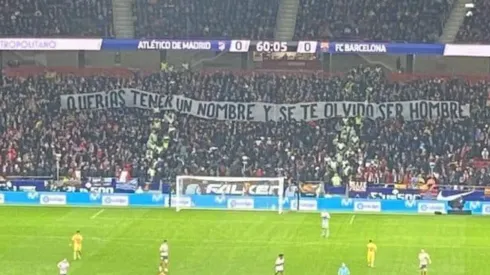 Los fans del Atlético hicieron una bandera para Griezmann con un duro mensaje