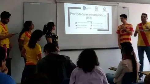 ¡Increíble! Estudiantes exponen con playera de Morelia antes de la semifinal