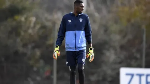 Alexander Domínguez durante un entrenamiento de Vélez.