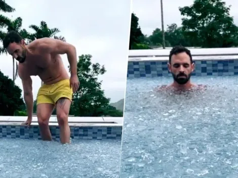 Tratan de "masoquista" a Norman Capuozzo por meterse a una piscina con 1.2 kilos de hielo