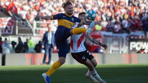 Foto de un duelo entre River y Boca en El Monumental.