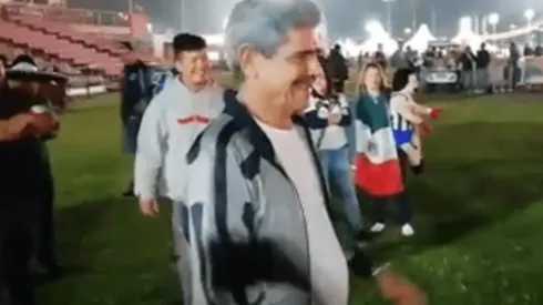 El falso Tuca Ferretti apareció en el Fan Zone de Rayados en Catar