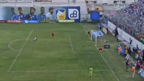 El remate contenido por Pedro Ortiz.