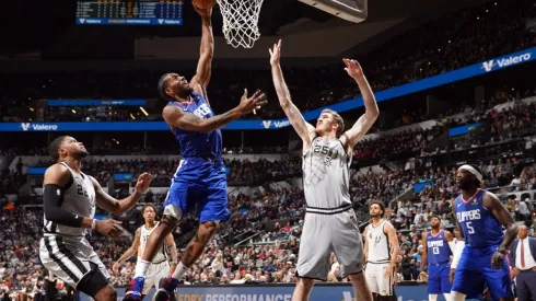 El mejor jugador de las Finales de la temporada pasada logró su primera victoria en San Antonio.