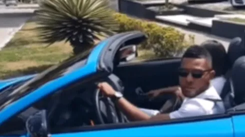 Video: en carro convertible recorre Miguel Borja las calles de Barranquilla