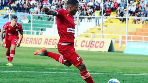 Gómez jugó con Guastavino en Universitario de Deportes.