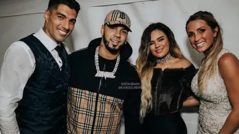 Foto de Anuel con Karol y los protagonistas de la boda.