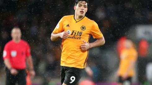 Polémica de Raúl Jiménez con un niño y gran gesto con aficionados mexicanos