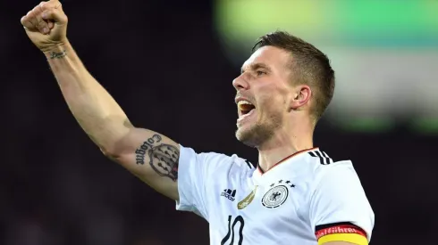 Así es imposible: el sueldo que quiere Podolski en Monterrey