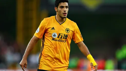 Cómo jugaría Manchester United con Raúl Jiménez de delantero