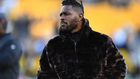 Antonio Brown va por Logan Paul y se entrenará con… ¡Floyd Mayweather!.