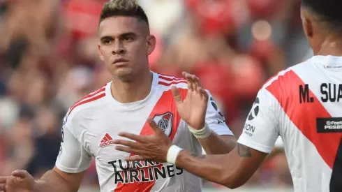 Con un doblete de Borré, River le ganó a Independiente y es puntero
